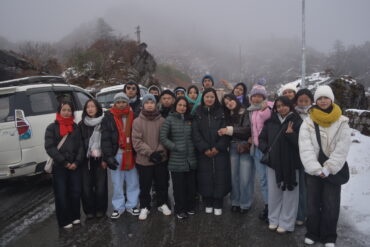 "Smiling students and teachers of PM Shri SSS Dentam pose together with Indrakeel Tours guides on their successful 2-day Zuluk and Gnathang Valley school tour in Sikkim."